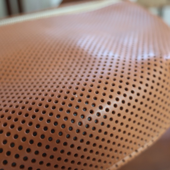 Clare V. Grand Fanny in Cuoio Perf - Picture 11 of 16